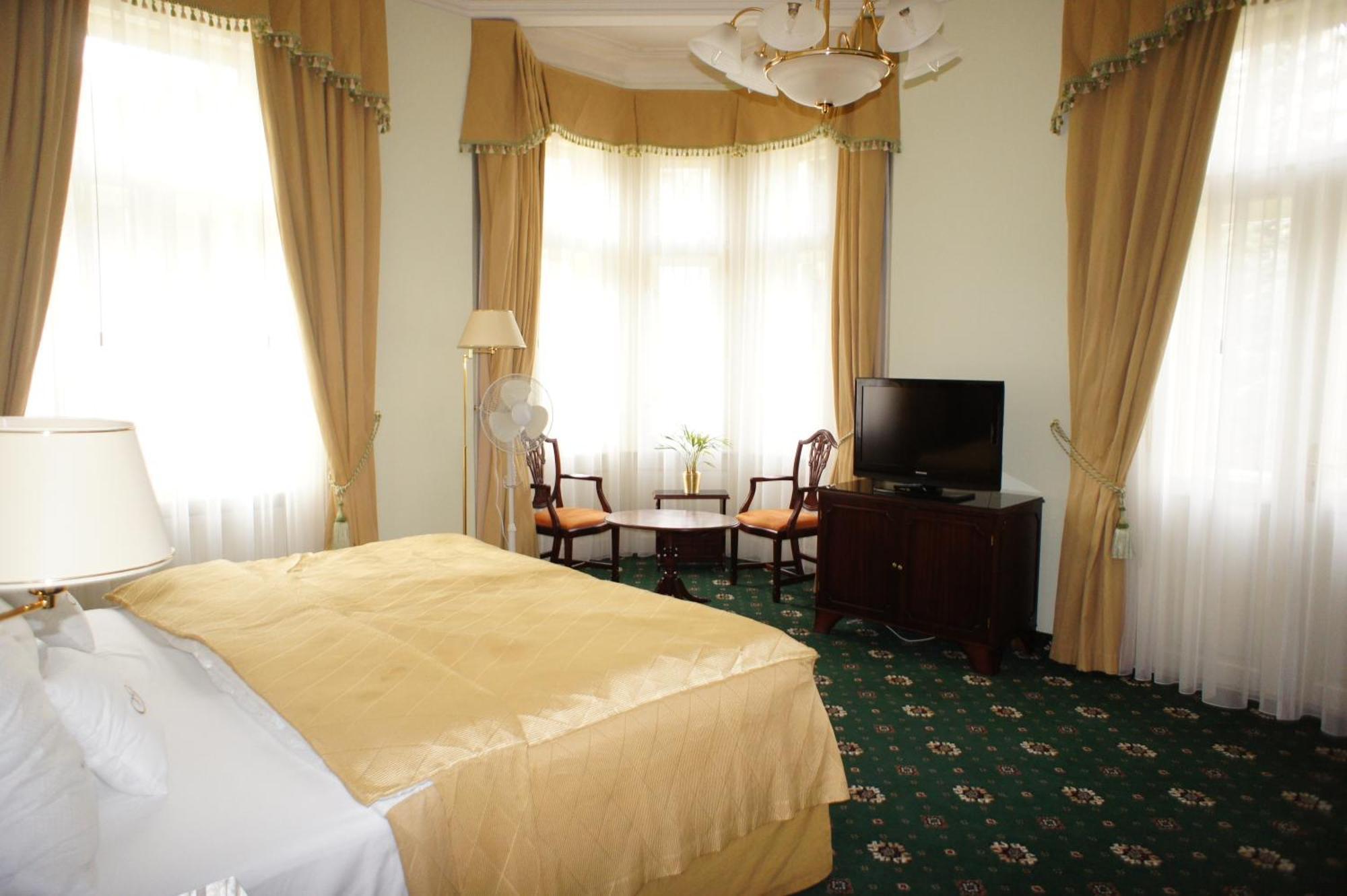 Hotel Mignon Karlovy Vary Exterior photo